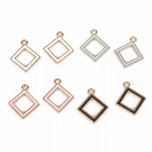 🔴 5 for $10 ONE Black Gold Diamond Shaped Pendant Zinc Alloy Enamel - Picture 5 of 7